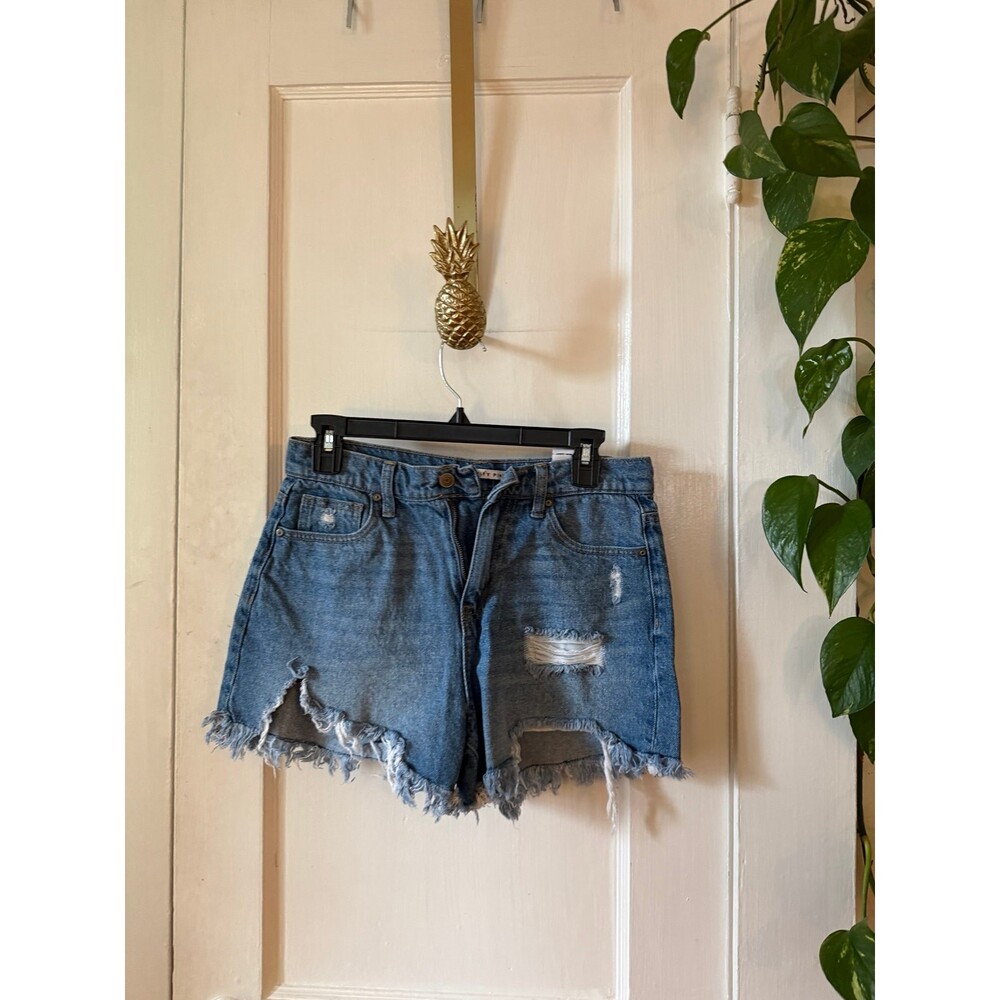 Celebrity Pink women’s size 26 blue denim shorts